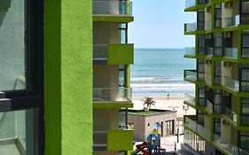 Golden Sunrise Studio Spa N Pools Beach Resort